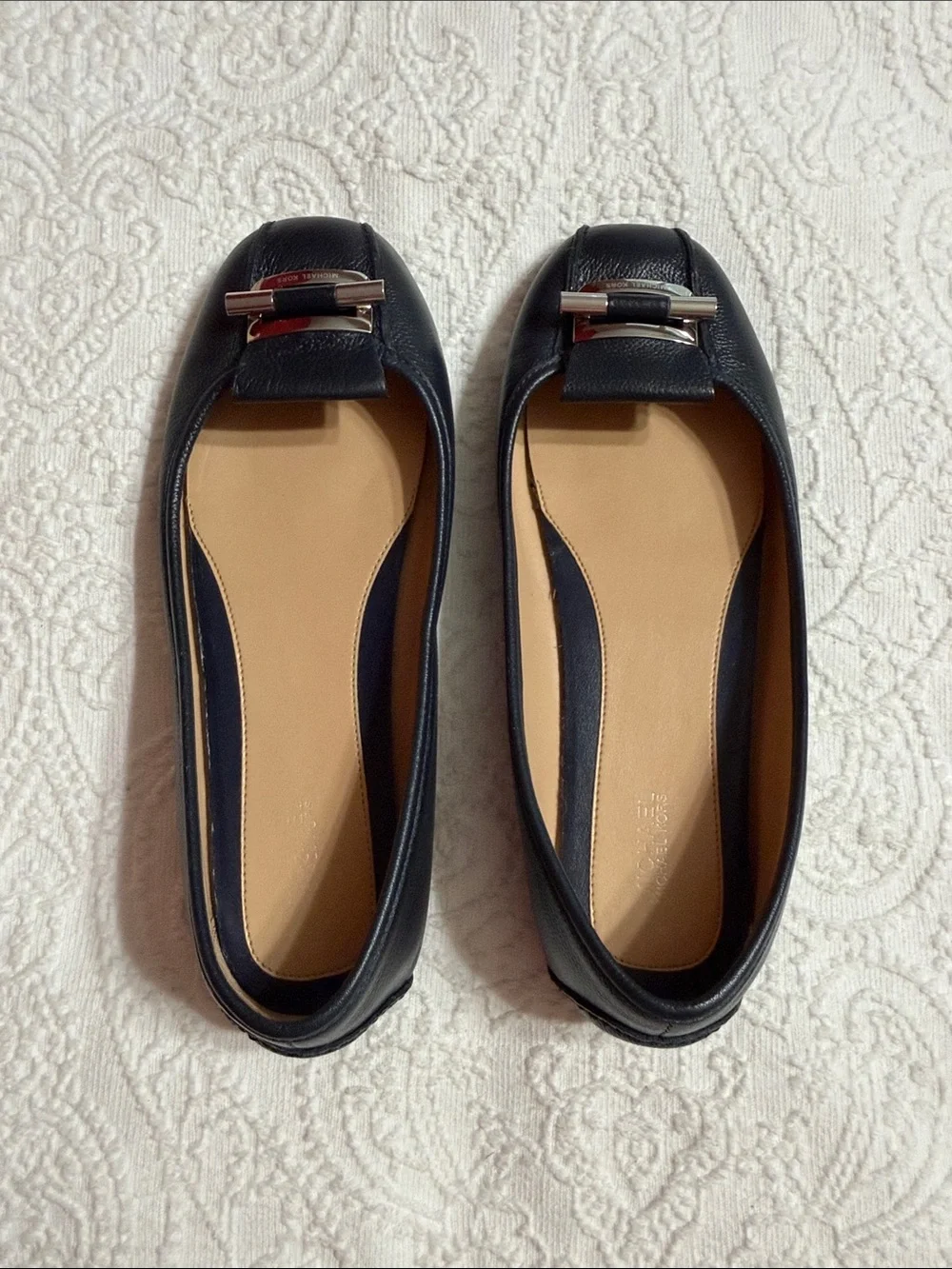 Michael Kors Size 9 NAVY Pebble Leather Square-Toe Flats with Silver Logo Accent